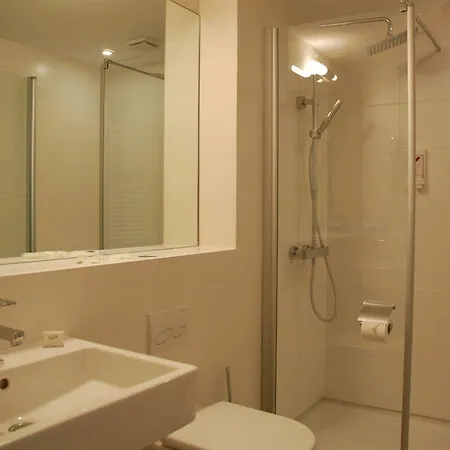 מלון Parkhotel ,thermeplus 4*